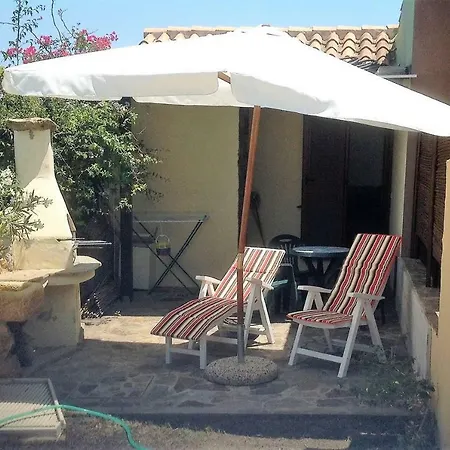 Casa Vacanze Is Traias 87 度假居 *